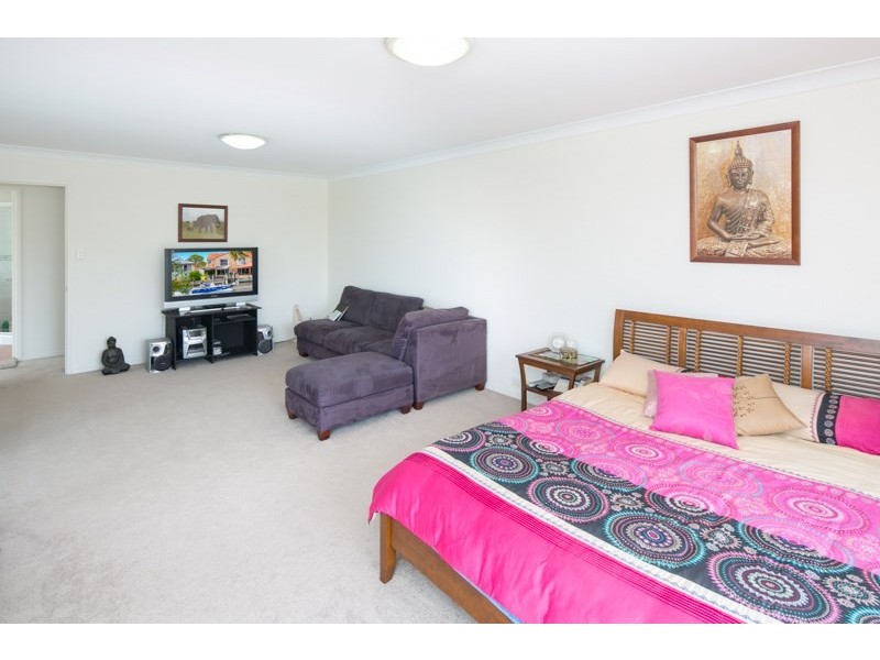 2/7 Perry Place, Biggera Waters QLD 4216