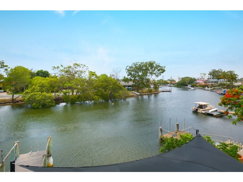 2/7 Perry Place, Biggera Waters QLD 4216