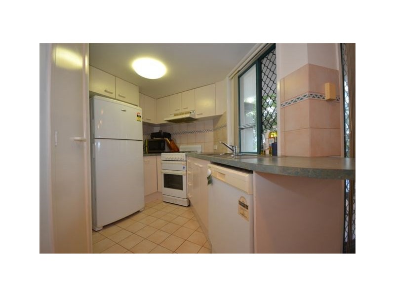 6/9 Stanhill Drive, Chevron Island QLD 4217