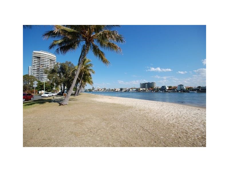 6/9 Stanhill Drive, Chevron Island QLD 4217