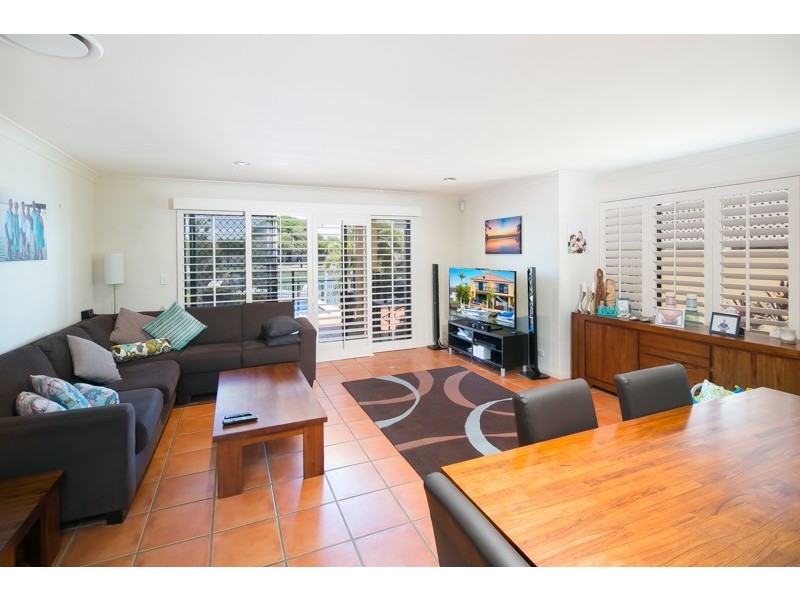 1/28 Vaggelas Crescent, Biggera Waters QLD 4216