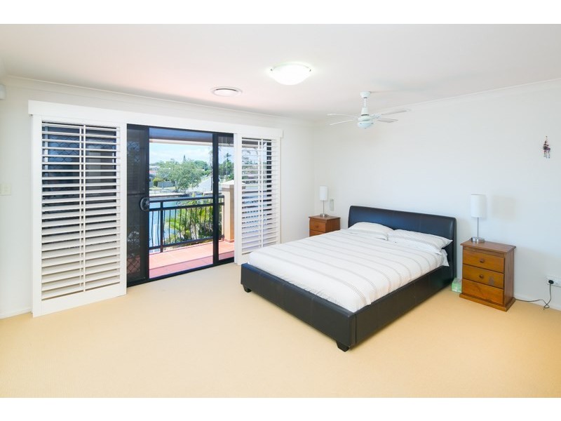 1/28 Vaggelas Crescent, Biggera Waters QLD 4216