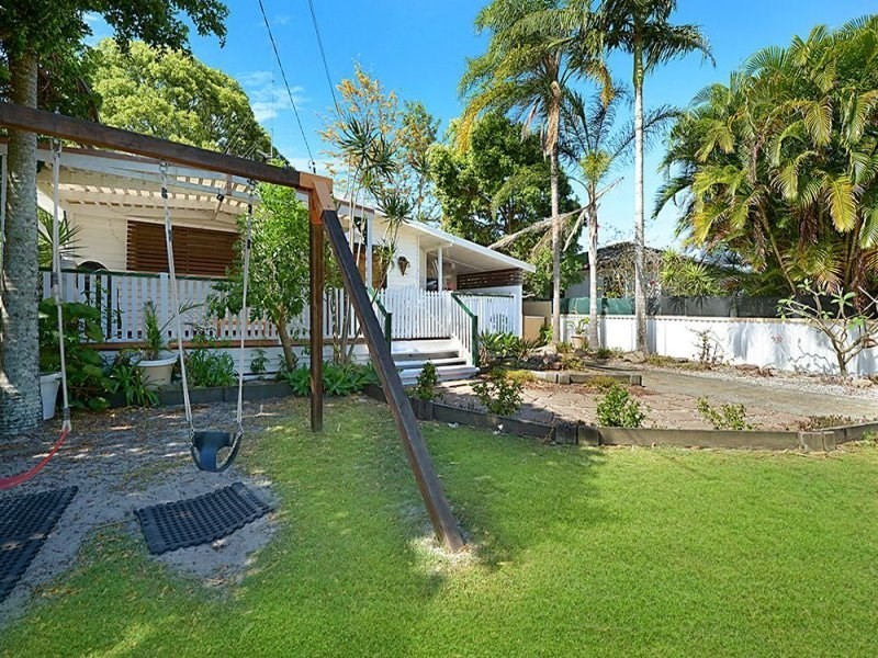 47 Victor Avenue, Paradise Point QLD 4216