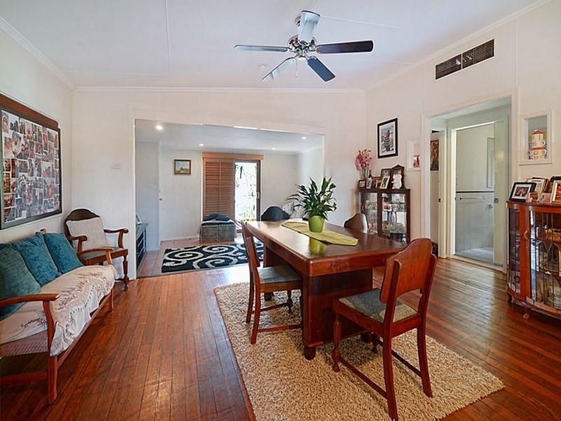47 Victor Avenue, Paradise Point QLD 4216
