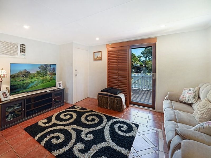 47 Victor Avenue, Paradise Point QLD 4216