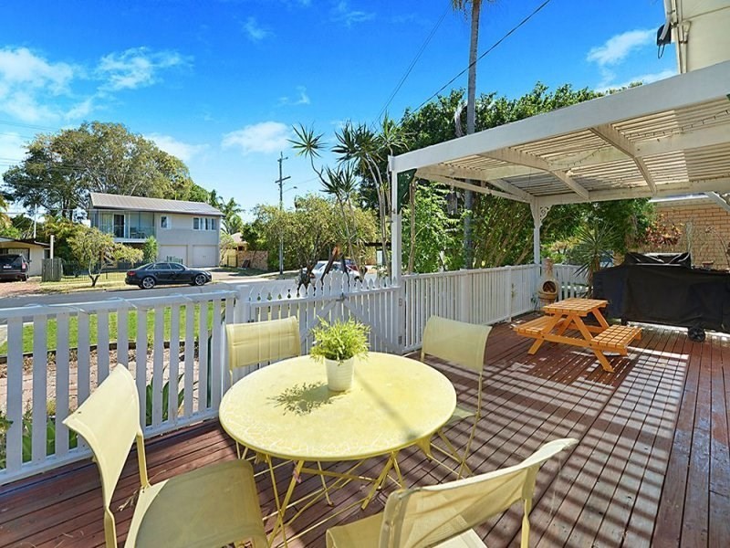 47 Victor Avenue, Paradise Point QLD 4216