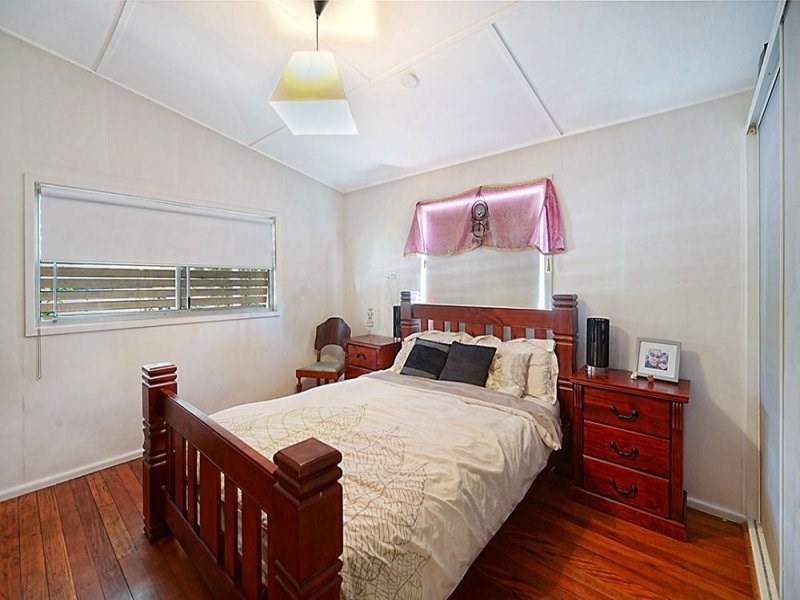 47 Victor Avenue, Paradise Point QLD 4216