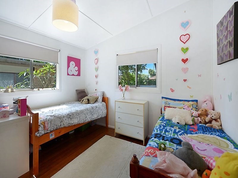 47 Victor Avenue, Paradise Point QLD 4216