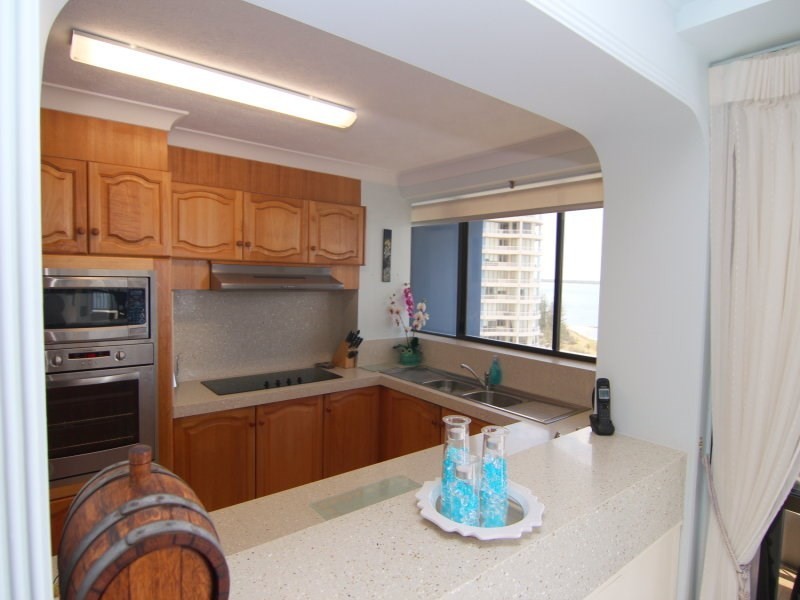 50/17 Bayview Street, Runaway Bay QLD 4216