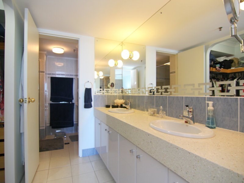 50/17 Bayview Street, Runaway Bay QLD 4216