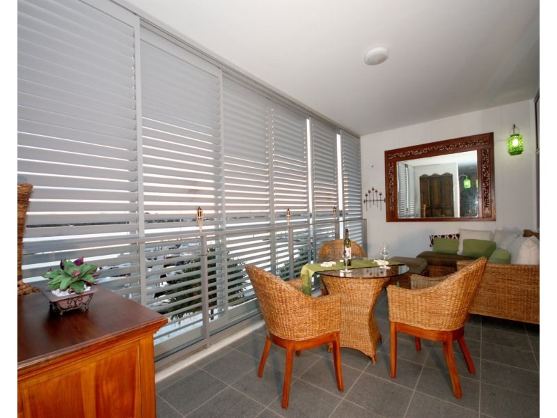 2207/2 Ephraim Island, Paradise Point QLD 4216