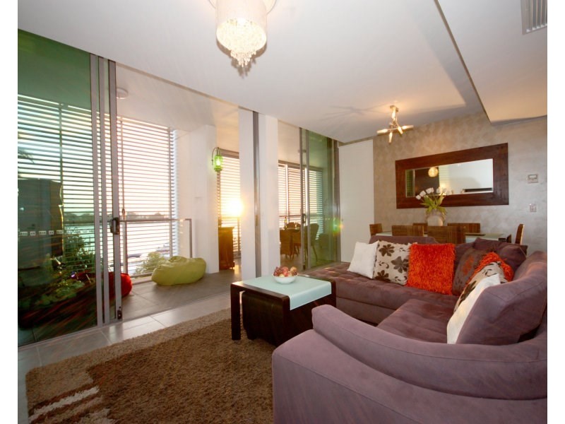2207/2 Ephraim Island, Paradise Point QLD 4216
