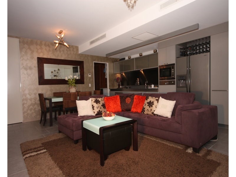 2207/2 Ephraim Island, Paradise Point QLD 4216