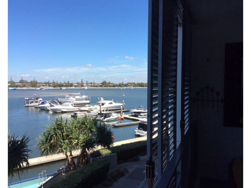 2207/2 Ephraim Island, Paradise Point QLD 4216