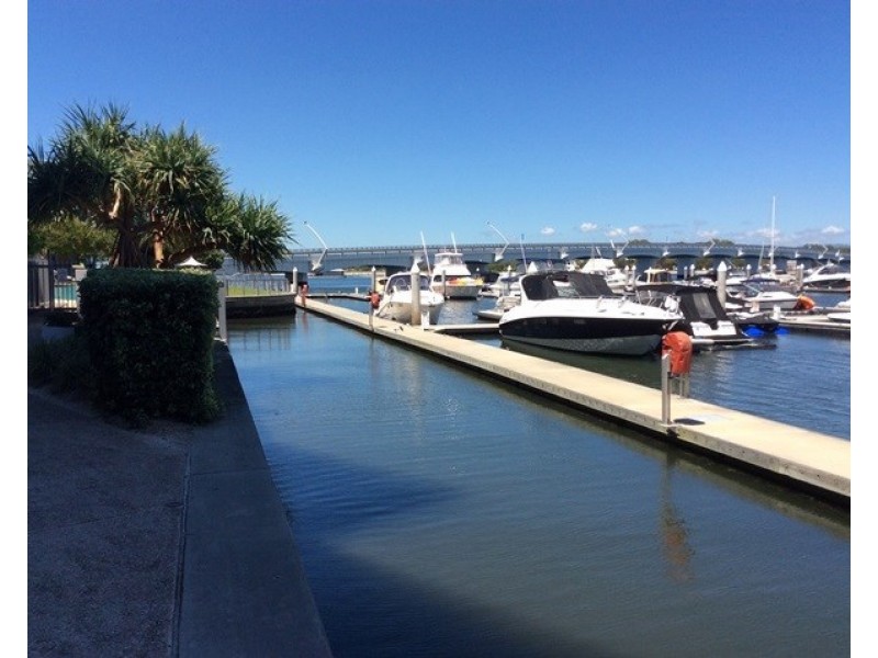 2207/2 Ephraim Island, Paradise Point QLD 4216