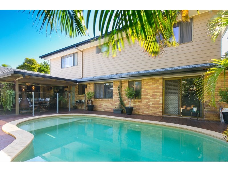 4 Kagi Court, Runaway Bay QLD 4216