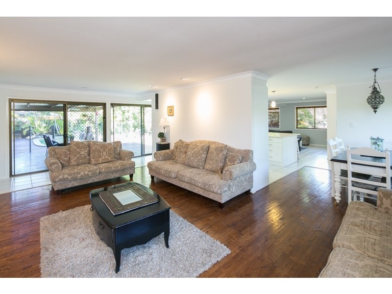 4 Kagi Court, Runaway Bay QLD 4216