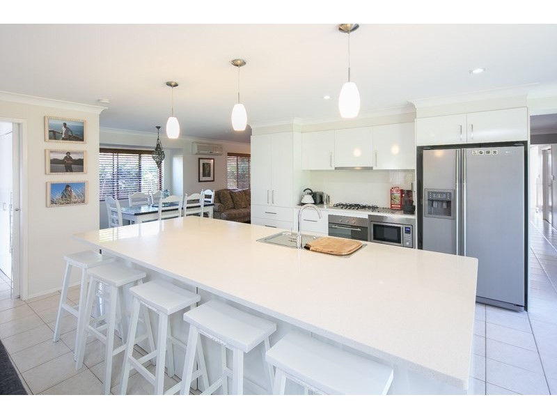 4 Kagi Court, Runaway Bay QLD 4216