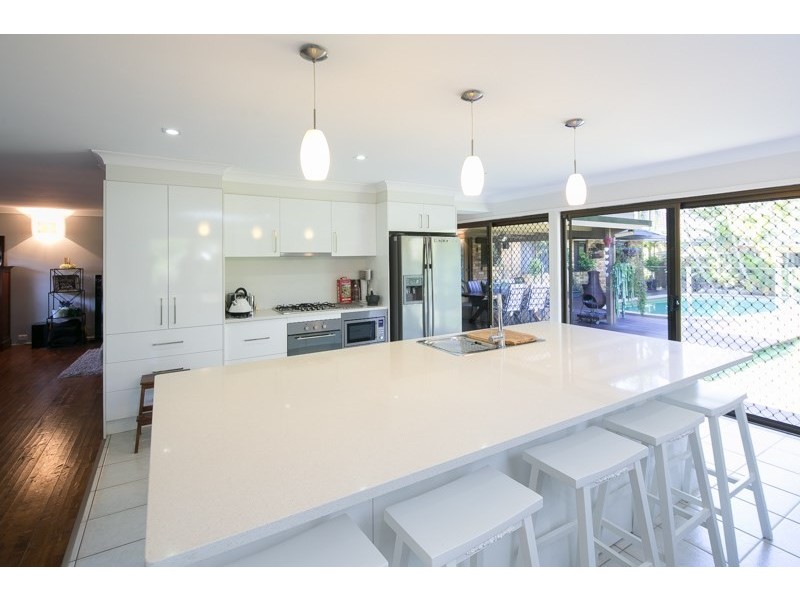 4 Kagi Court, Runaway Bay QLD 4216