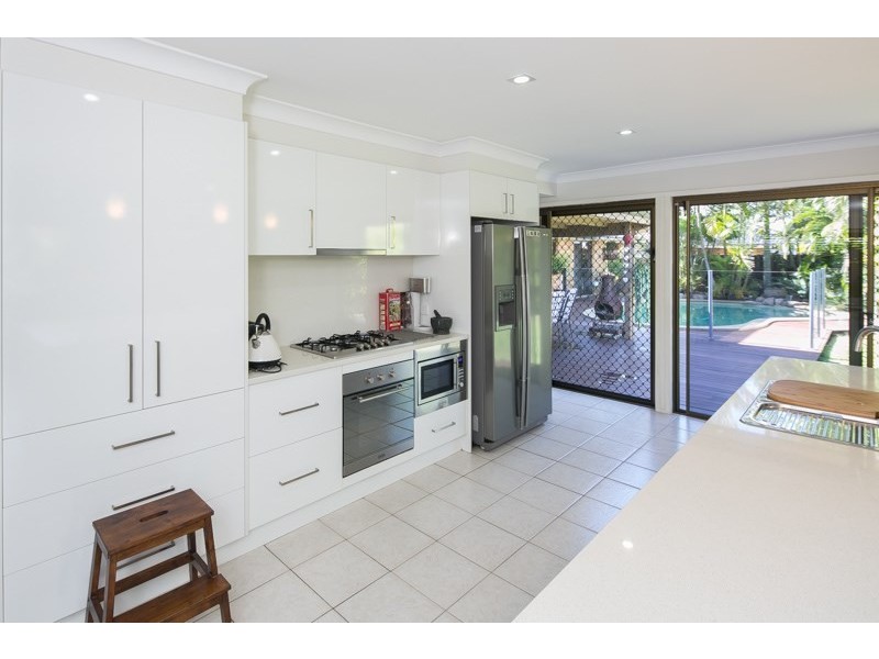 4 Kagi Court, Runaway Bay QLD 4216