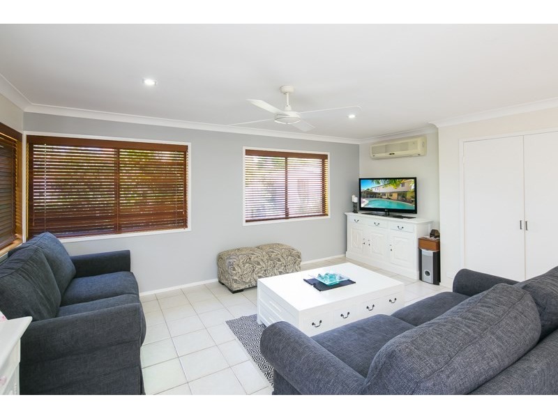 4 Kagi Court, Runaway Bay QLD 4216