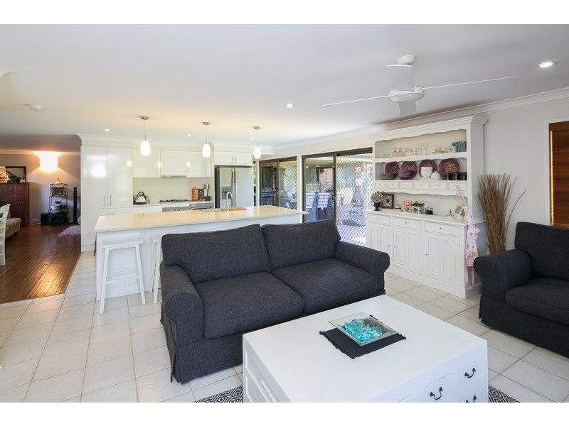 4 Kagi Court, Runaway Bay QLD 4216