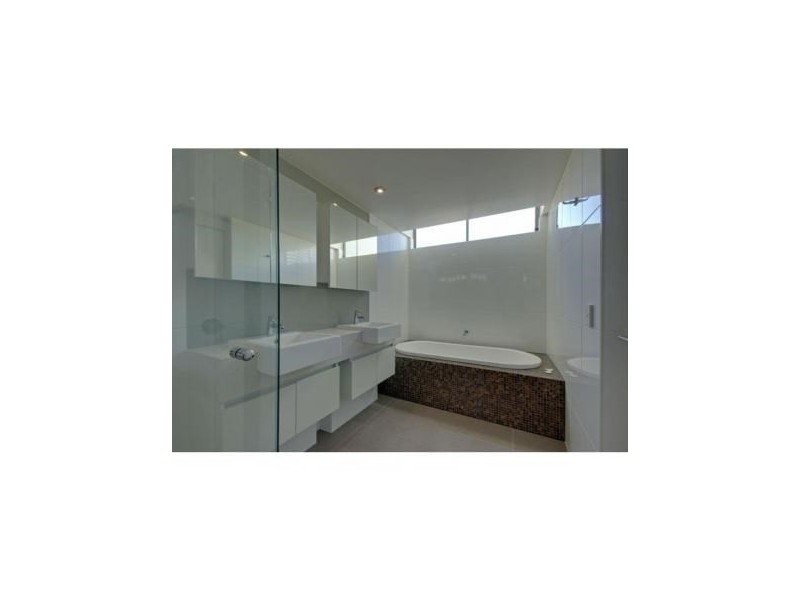 I15/20 Bayview Street, Runaway Bay QLD 4216