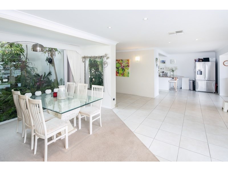 4 Shute Court, Paradise Point QLD 4216