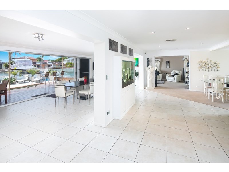 4 Shute Court, Paradise Point QLD 4216