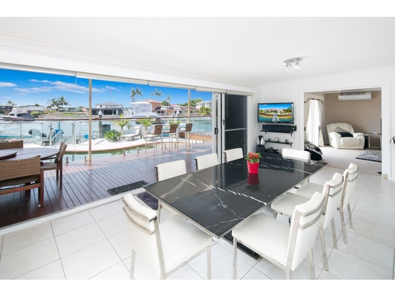 4 Shute Court, Paradise Point QLD 4216