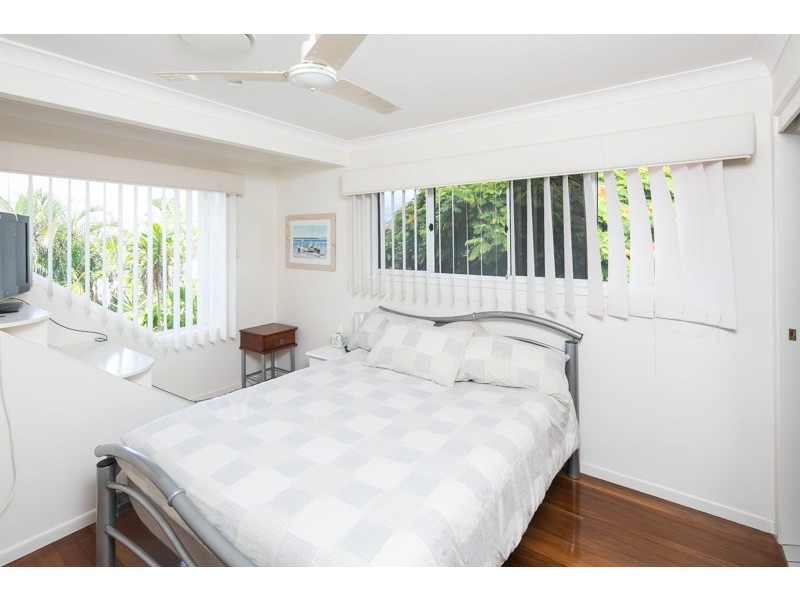 4 Shute Court, Paradise Point QLD 4216