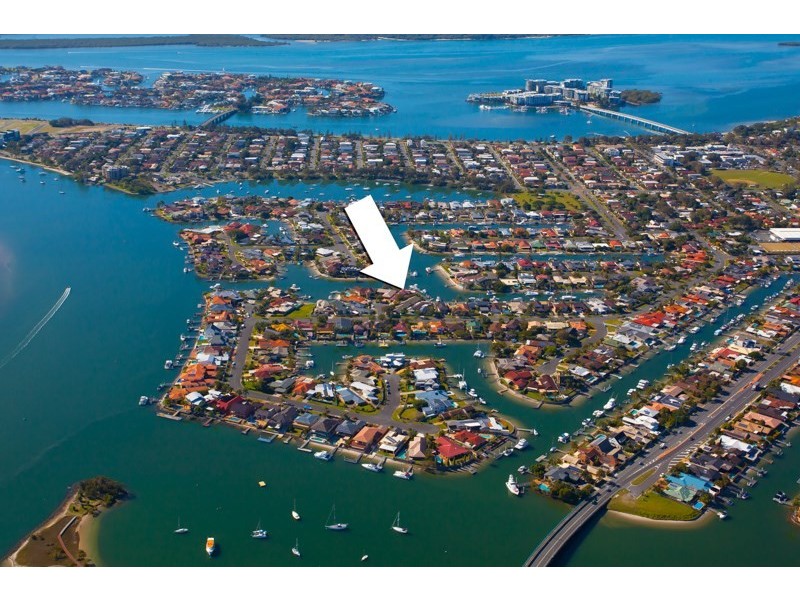 4 Shute Court, Paradise Point QLD 4216