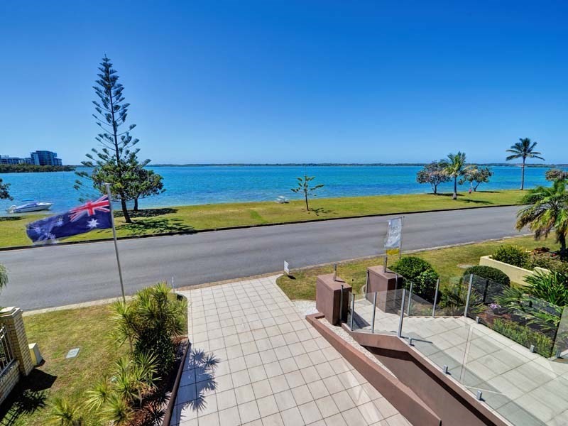 16 James Cook Esplanade, Hollywell QLD 4216