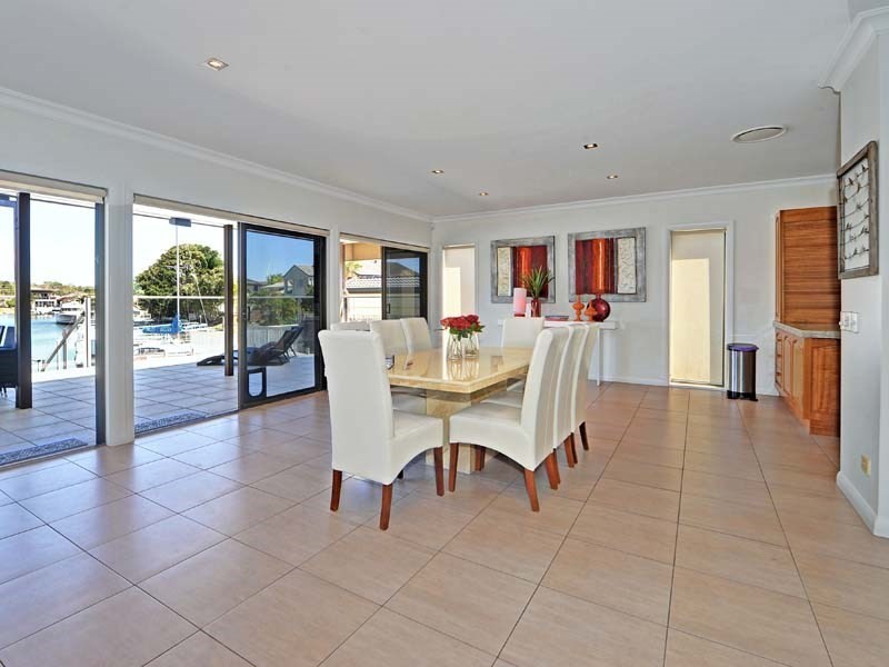 16 James Cook Esplanade, Hollywell QLD 4216