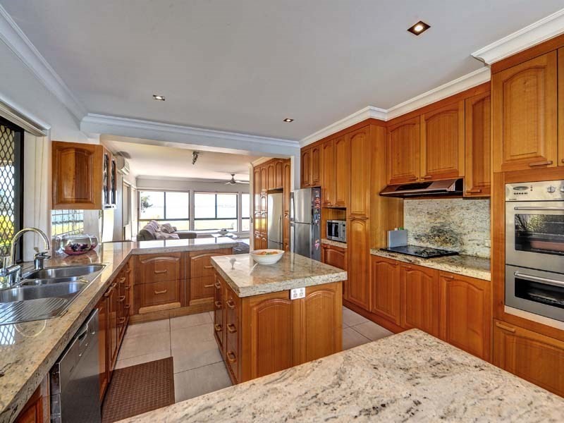 16 James Cook Esplanade, Hollywell QLD 4216