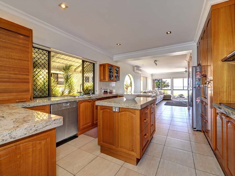 16 James Cook Esplanade, Hollywell QLD 4216