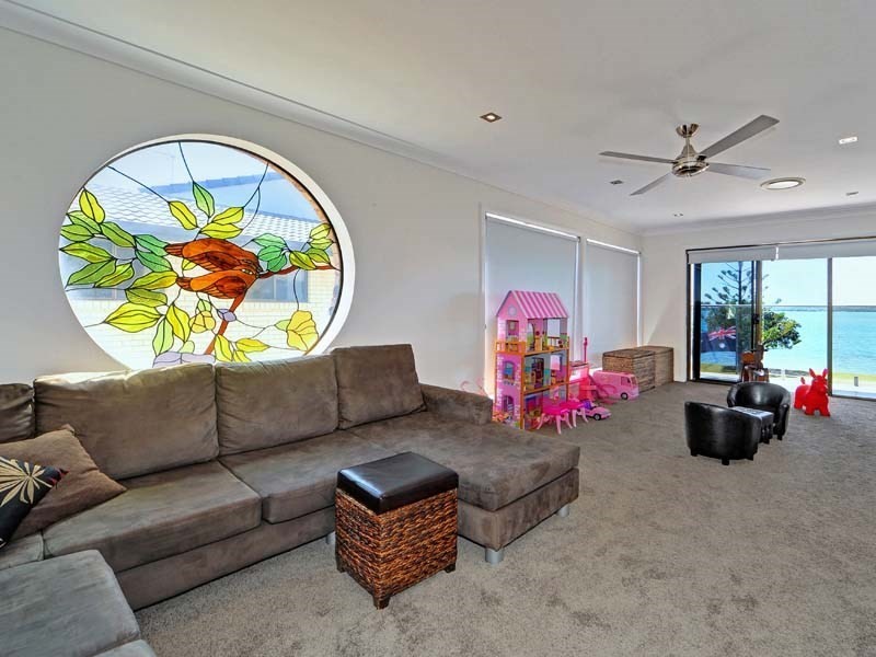 16 James Cook Esplanade, Hollywell QLD 4216