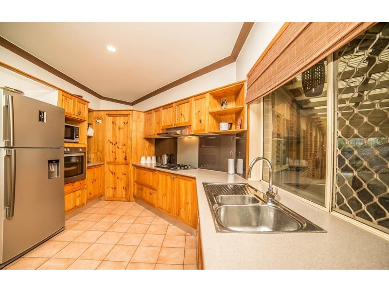 8 Moondance Court, Bonogin QLD 4213