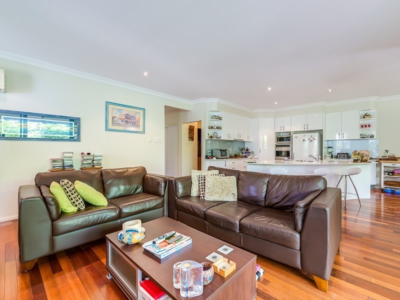 2/40 Markham Avenue, Runaway Bay QLD 4216