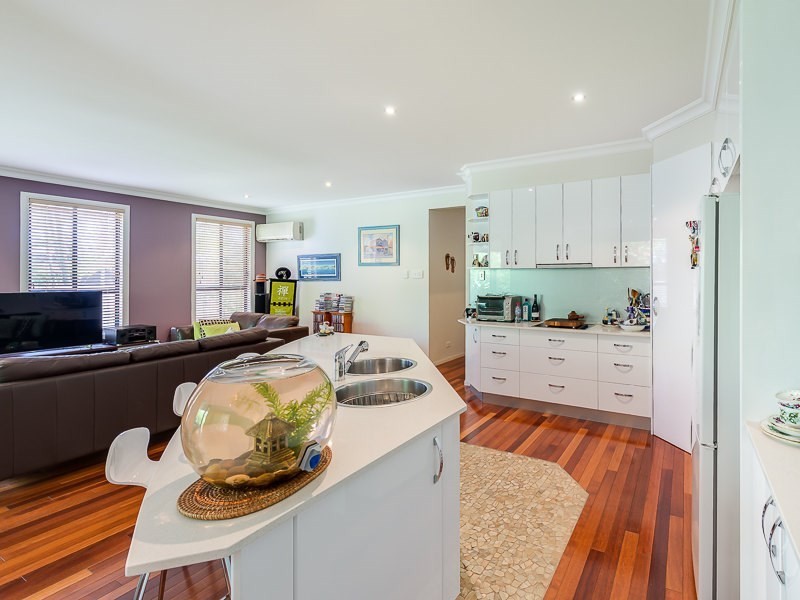 2/40 Markham Avenue, Runaway Bay QLD 4216