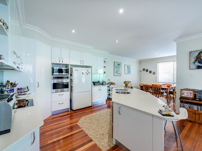 2/40 Markham Avenue, Runaway Bay QLD 4216