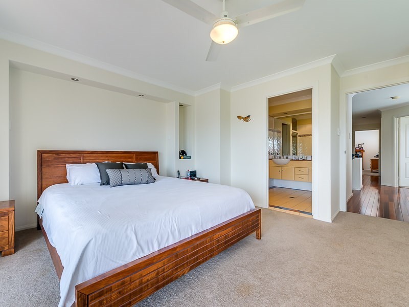 2/40 Markham Avenue, Runaway Bay QLD 4216