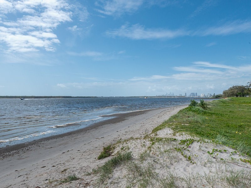 2/40 Markham Avenue, Runaway Bay QLD 4216