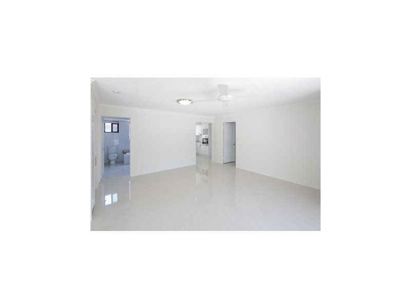 1/6 Woodgate Place, Paradise Point QLD 4216