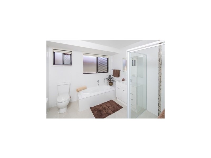 1/6 Woodgate Place, Paradise Point QLD 4216