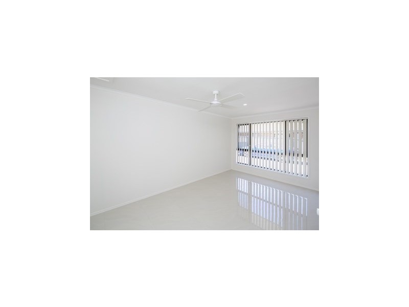 1/6 Woodgate Place, Paradise Point QLD 4216