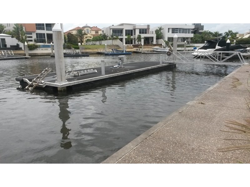 26 Royal Albert Crescent, Sovereign Islands QLD 4216