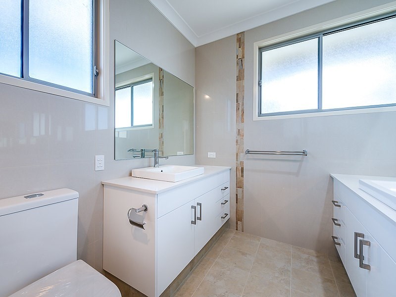 2/5 Huon Crescent, Runaway Bay QLD 4216