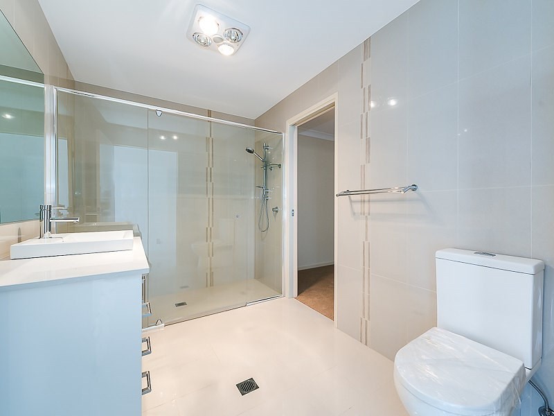 2/5 Huon Crescent, Runaway Bay QLD 4216