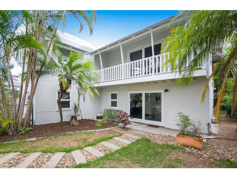 11 Kennedy Street, Biggera Waters QLD 4216